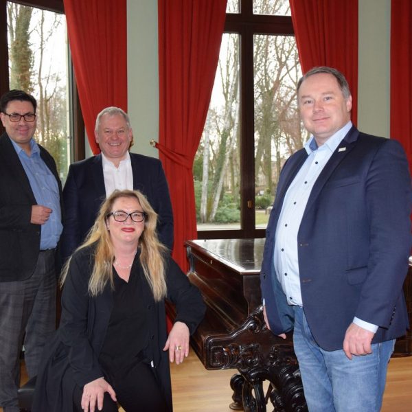 Foto (v. l. n r.): Dr. Sven Friedrich, Thomas Hacker, Katrin Budde, Thomas Bauske