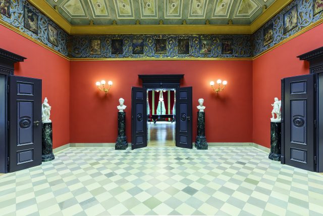 Foto: Haus Wahnfried, Halle, mit Blick in den Saal