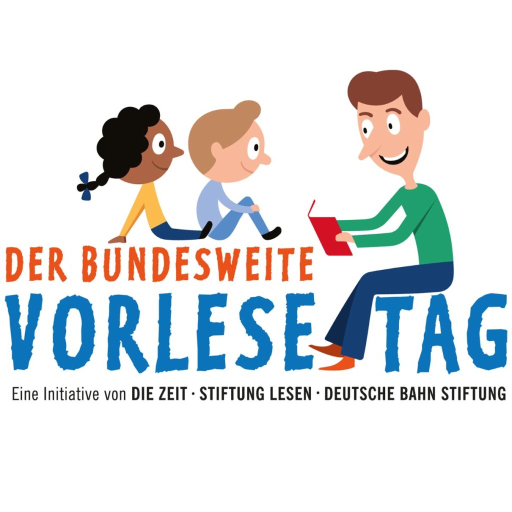 Das Bild zeigt die Illustration zweier Kinder, die auf dem Schriftzug "Bundesweiter Vorlesetag" sitzen und einem Mann beim Vorlesen zuhören. Er hält ein Buch in der Hand.
