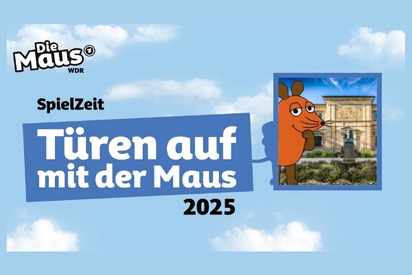 Key Visual zum "Türen auf mit der Maus-Tag"; Die Maus aus der "Sendung mit der Maus" steht vor Haus Wahnfried