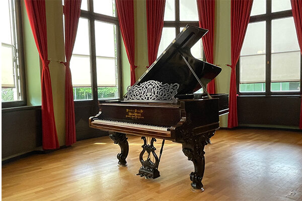 Steinway-Flügel in Haus Wahnfried, Rotunde