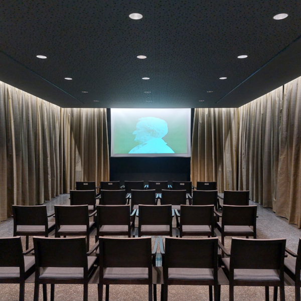 Der Film Silent Wagner von Carl Fröhlich ist während der Festspiele täglich im Kino des RWM zu sehen